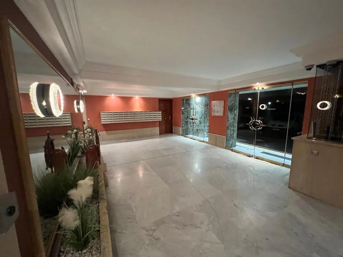 Seafront - Beautiful Flat With Aircon And Comfortable Loggia Vallauris