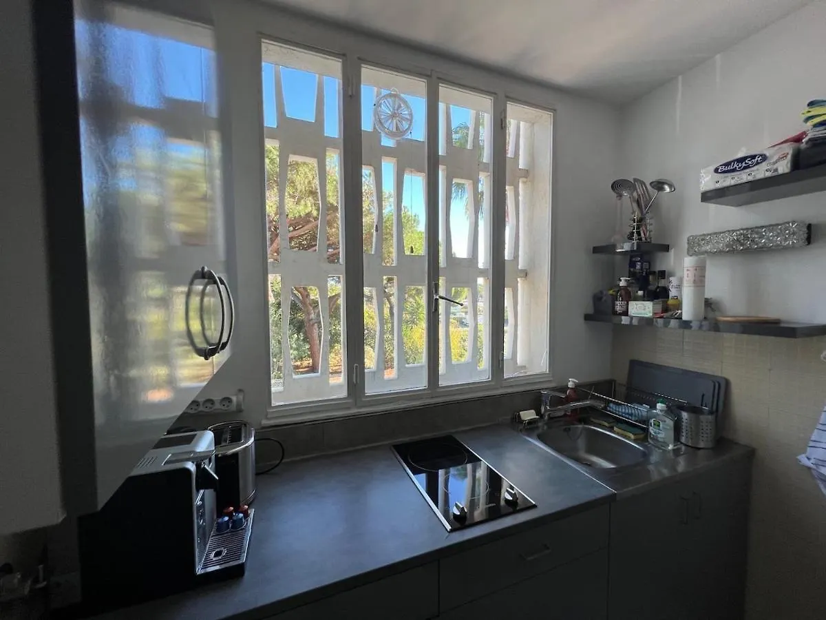 Seafront - Beautiful Flat With Aircon And Comfortable Loggia Vallauris