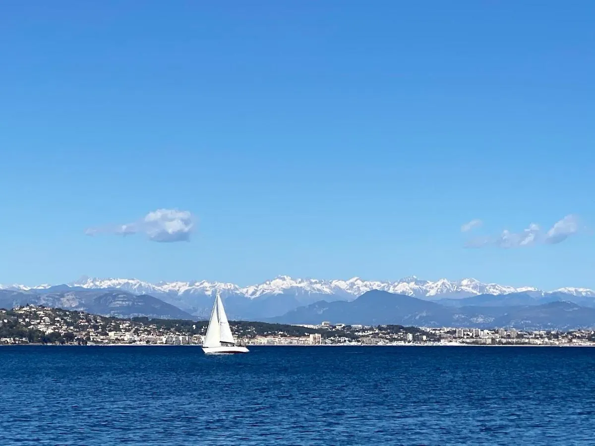 Seafront - Beautiful Flat With Aircon And Comfortable Loggia Vallauris France