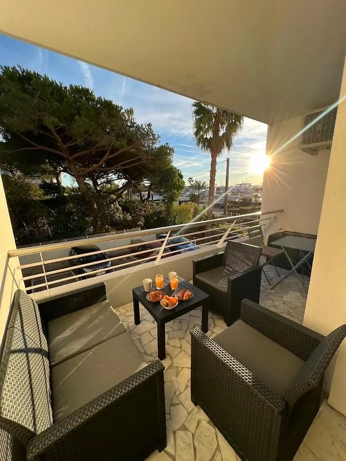 Seafront - Beautiful Flat With Aircon And Comfortable Loggia Vallauris 0*,  France