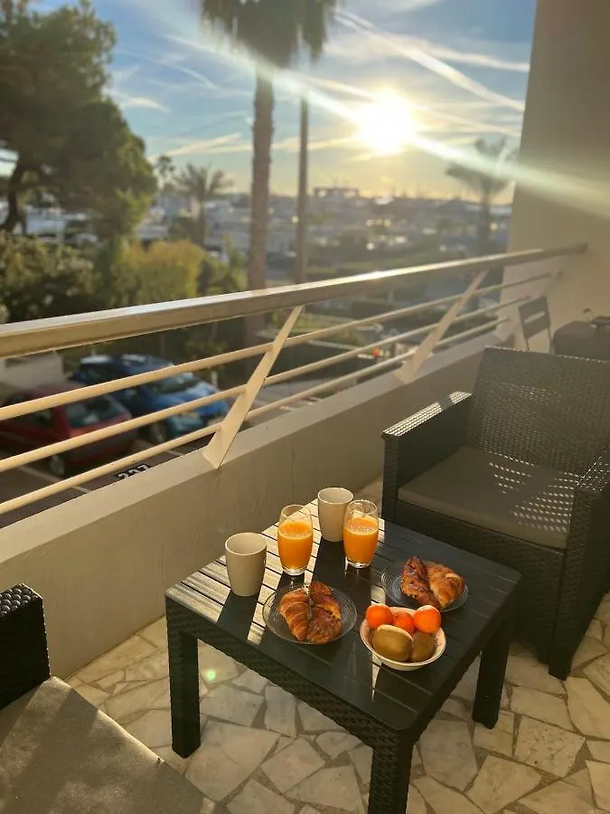 Seafront - Beautiful Flat With Aircon And Comfortable Loggia Vallauris Apartment