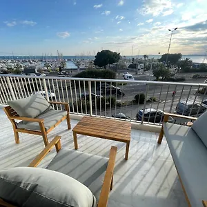  Apartment Bord De Avec Piscine