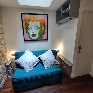 Romantic Tiny House Inside Montmartre , Paris France